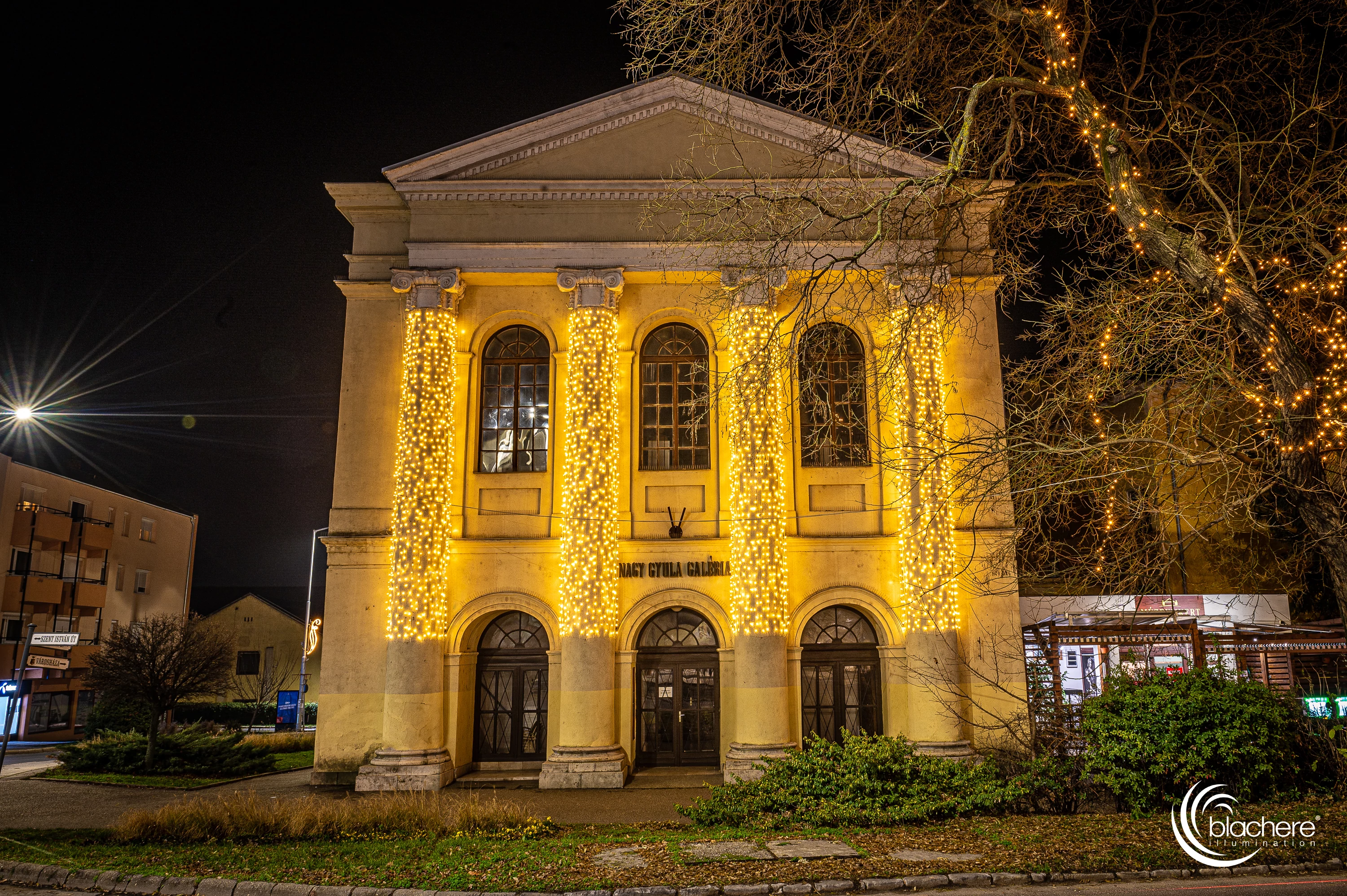 Fényfüggöny 2 x 5 méteres, melegfehér, 576 led, fehér kábel